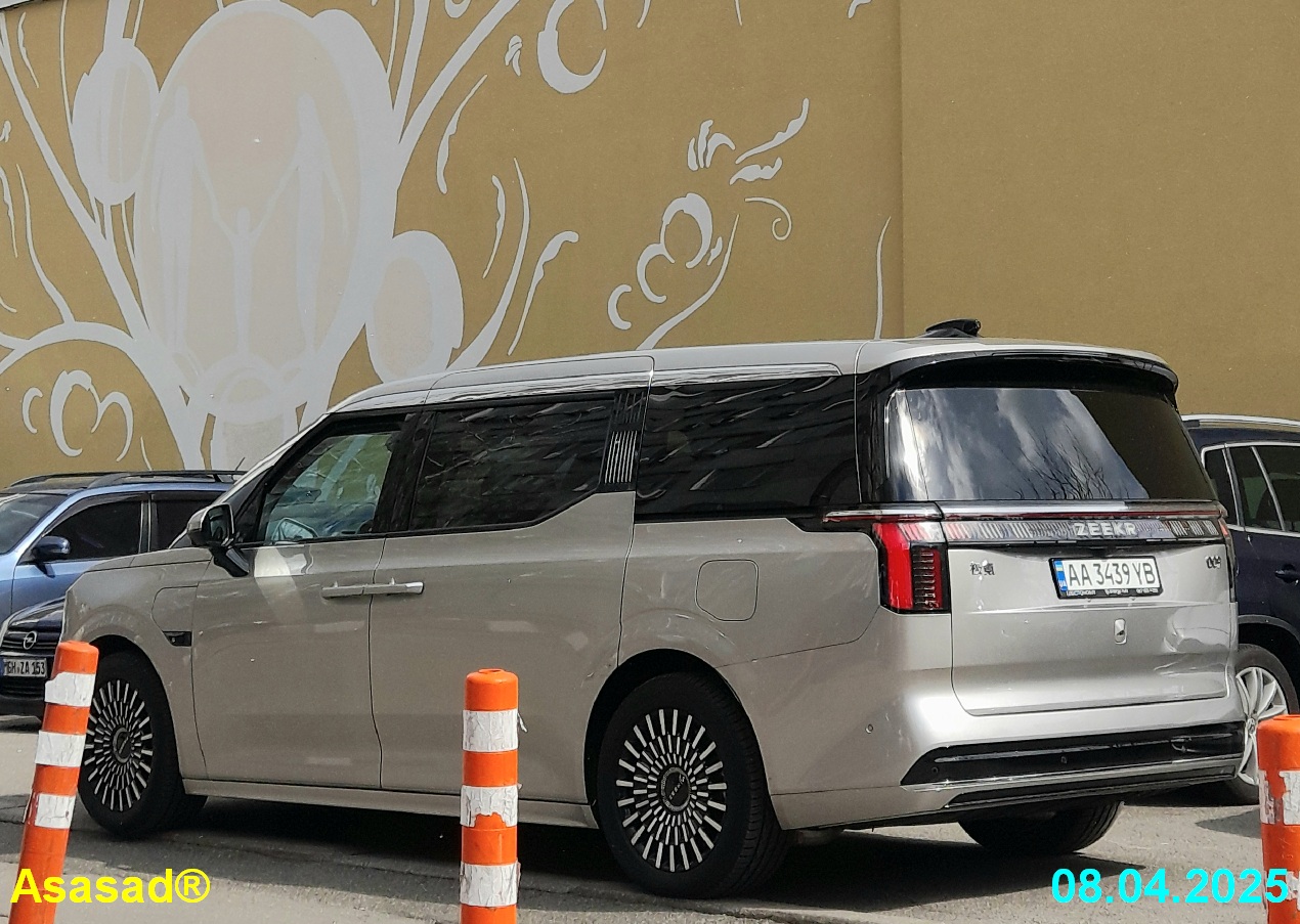 AA 3439 YB, Zeekr 009 1st gen, 2023–