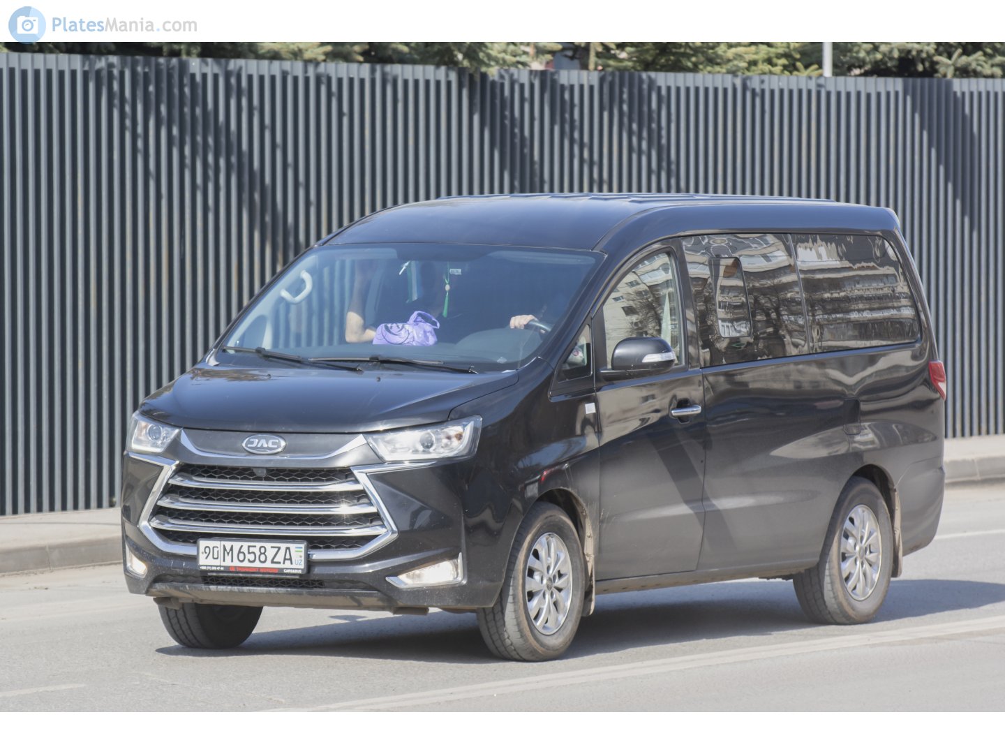 90 M 658 ZA, JAC Refine M4 