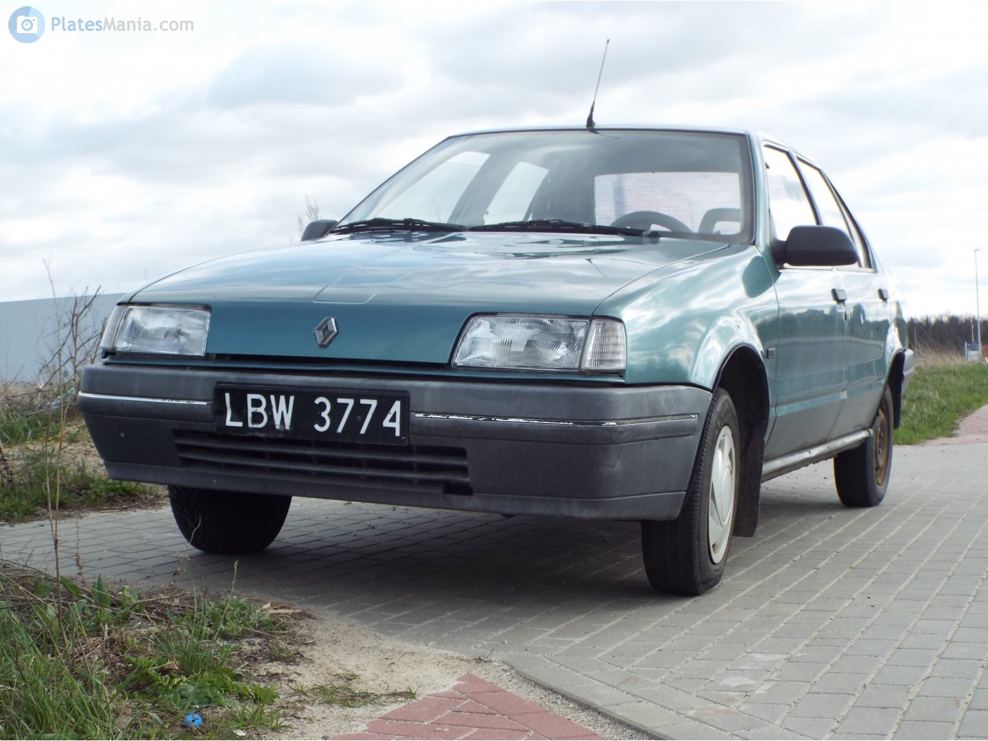LBW 3774, Renault 19 1st gen Chamade Sedan (L53), 1989–1992
