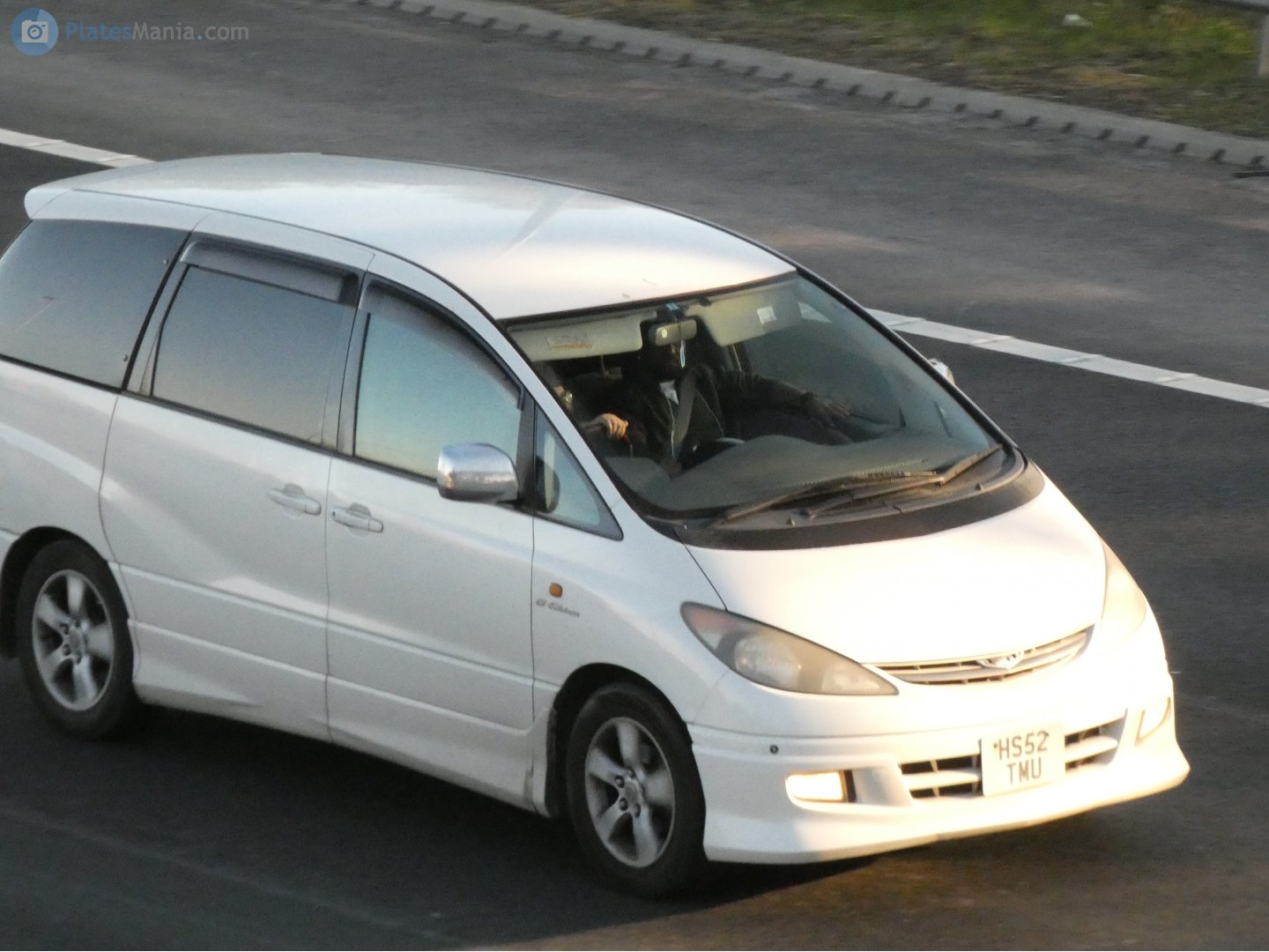 HS52TMU, Toyota Estima 2nd gen (R10/R30/R40), 2000–2005
