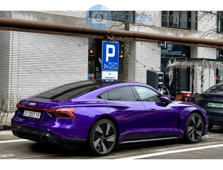 DI 0223 YA, Audi e-tron GT