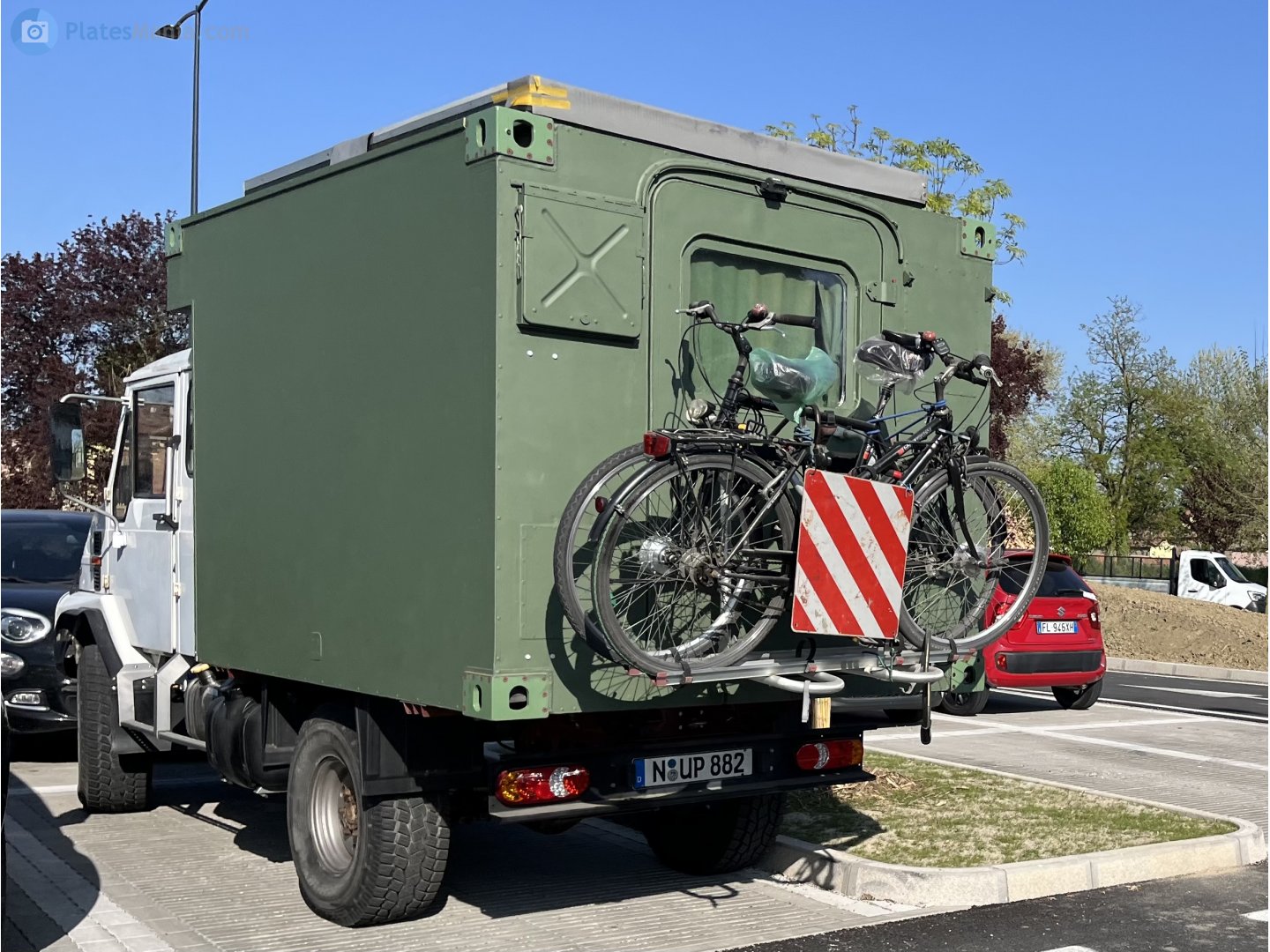 N UP 882, Mercedes-Benz Unimog 437.4 Heavy Series, 2002­–2013