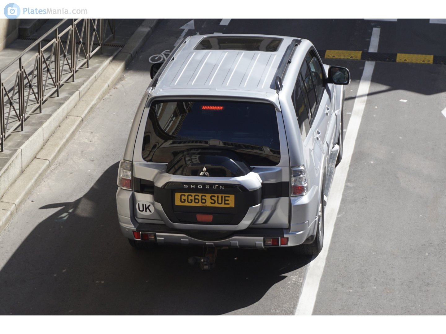 GG66SUE, Mitsubishi Shogun 4th gen 5-door SUV (V80), 2006–2018