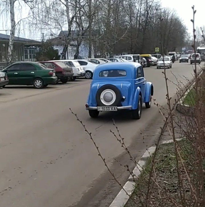 г 1033 ХА, Moskvich (AZLK) 400/401 401-420 Sedan, 1954–1956
