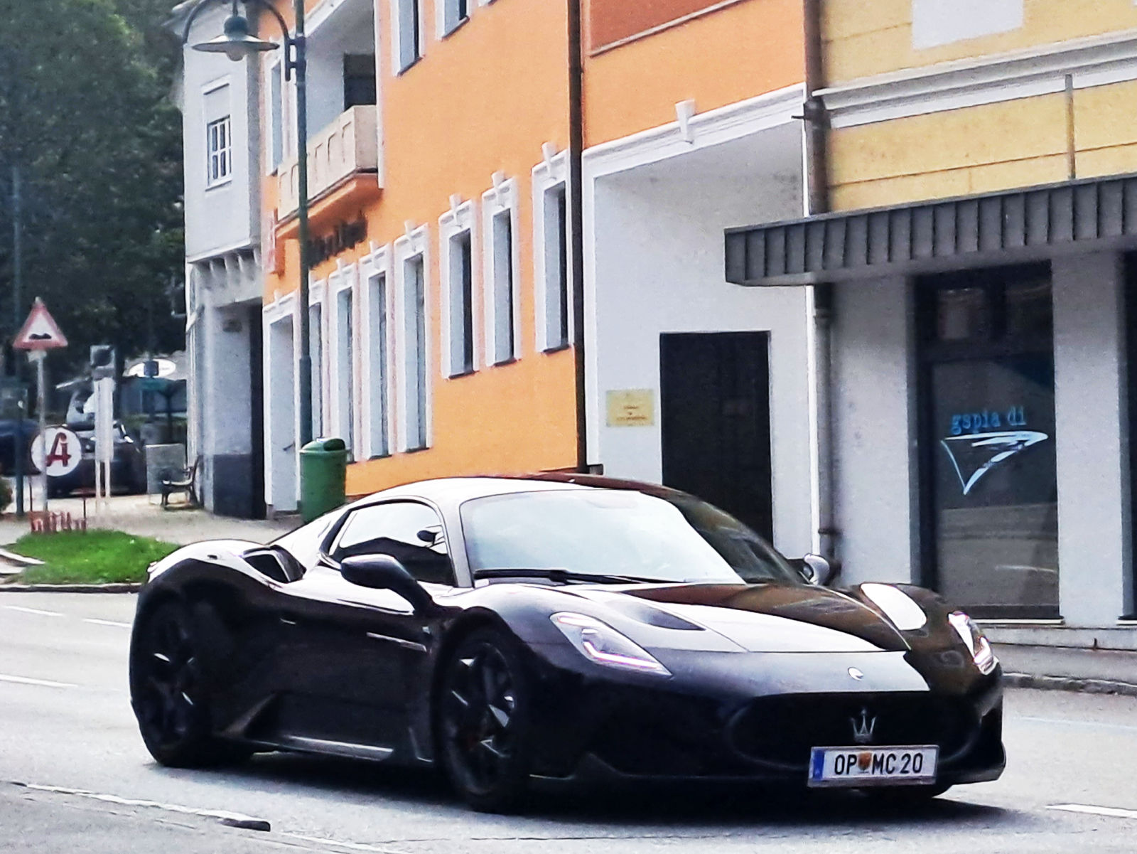 OP MC 20, Maserati MC20 1st gen Coupé (M240), 2020–