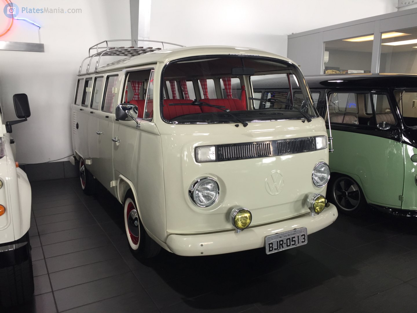 BJR-0513, Volkswagen Kombi 2nd gen Bus/Kombi Van (T2b), 1st facelift, 1967–1979 (–1982 for BR- and MX-market)