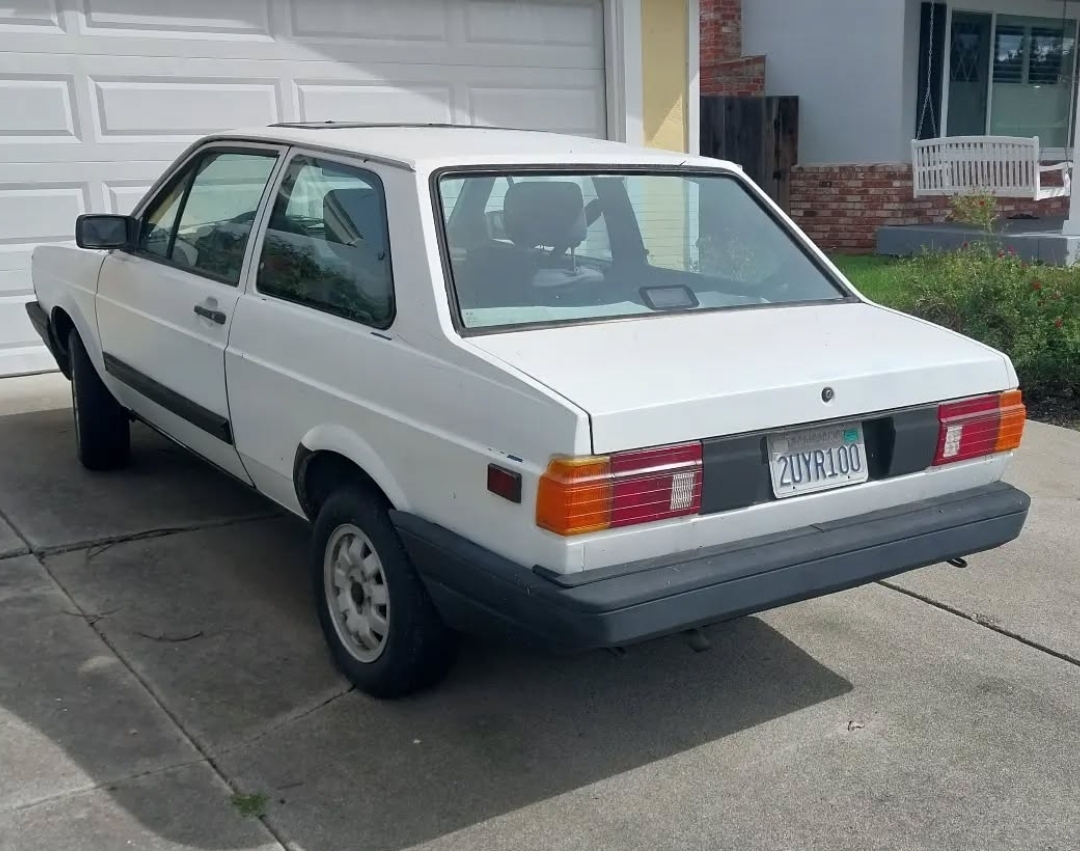 2UYR100, Volkswagen Fox Voyage-rebadged 2-door Sedan (Type 30; NA-market), 1987–1994