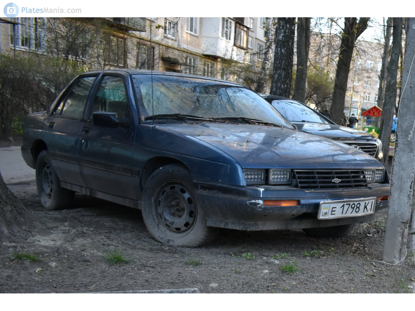 е 1798 КІ, Chevrolet Corsica 1st gen Sedan (69; L-body), 1987–1996