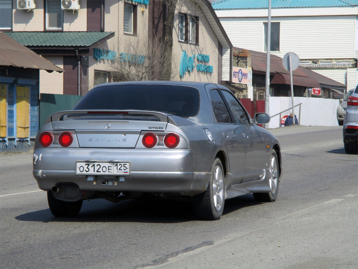 о 312 ое 125, Nissan Skyline 9th gen Sedan (R33), 1993–1998