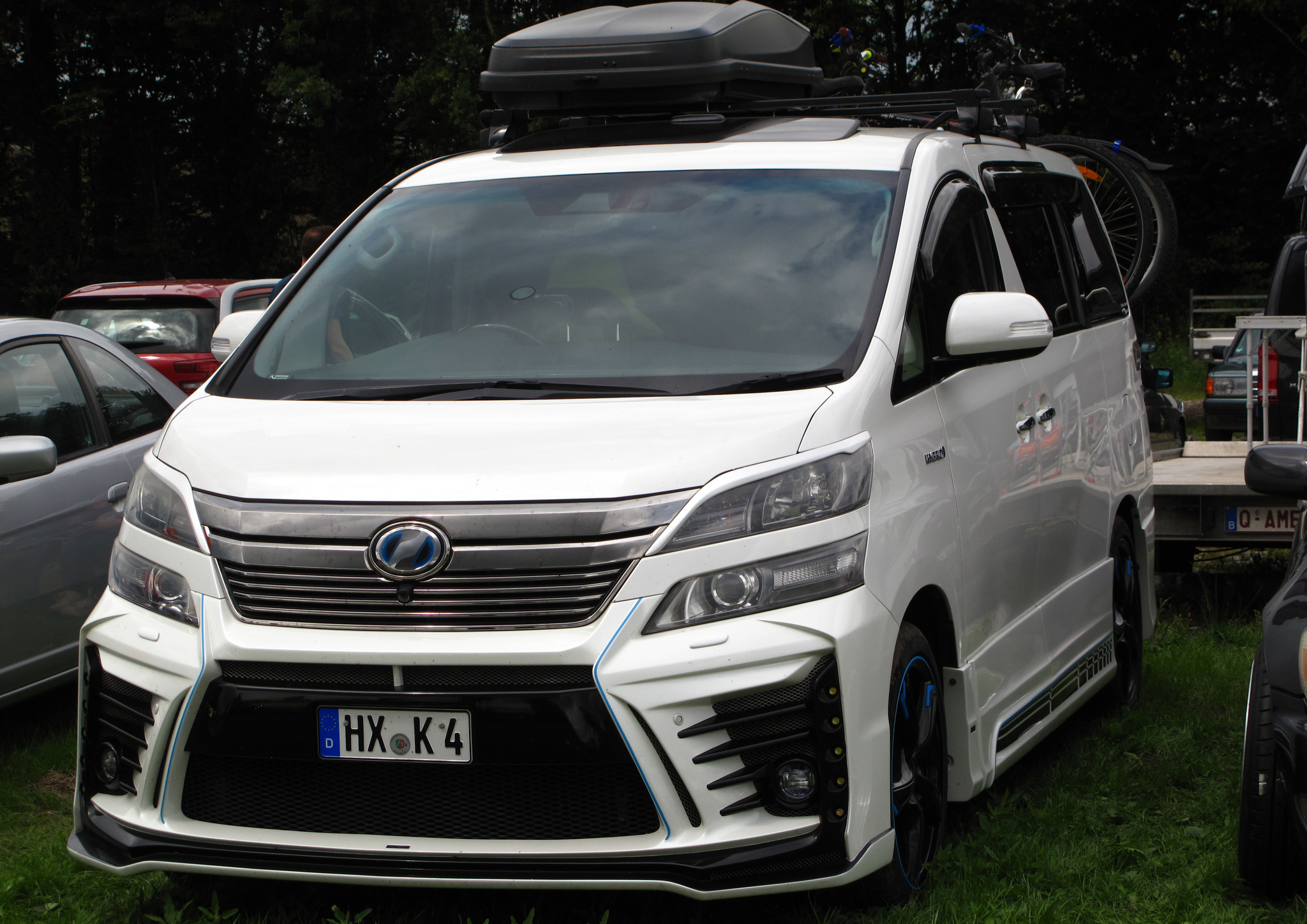HX K 4, Toyota Vellfire 1st gen (AH20), 2008–2015