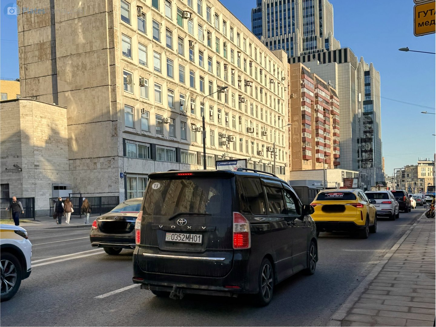 0352MH01, Toyota Voxy 