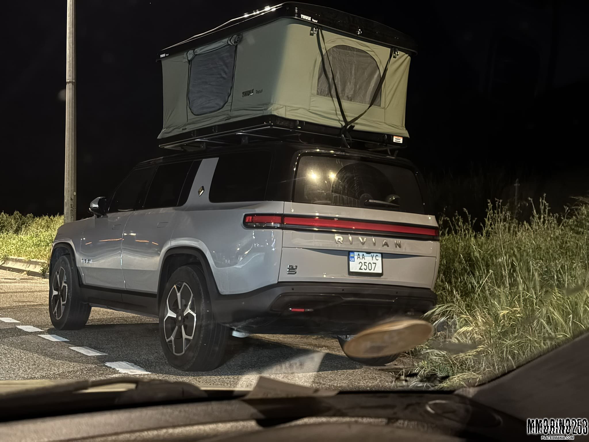 AA 2507 YC, Rivian R1S 1st gen, 2022–