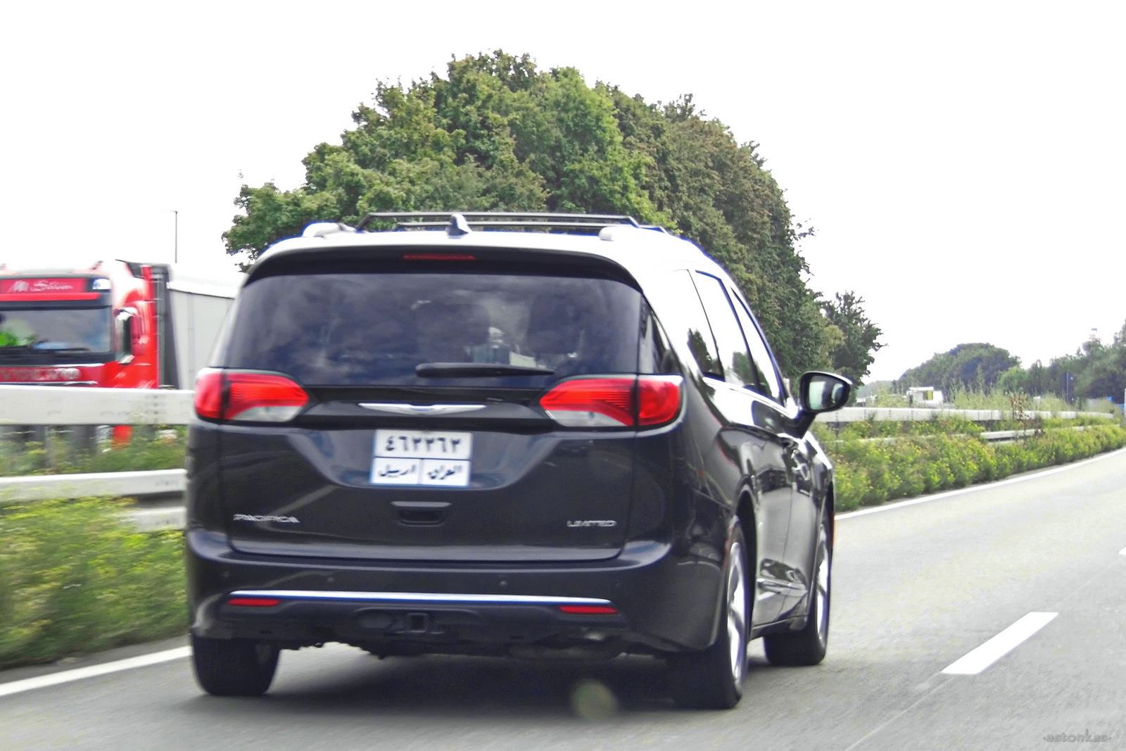 ٤٦٣٣٦٣, Chrysler Pacifica 2nd gen Minivan (RU), 2016–2020