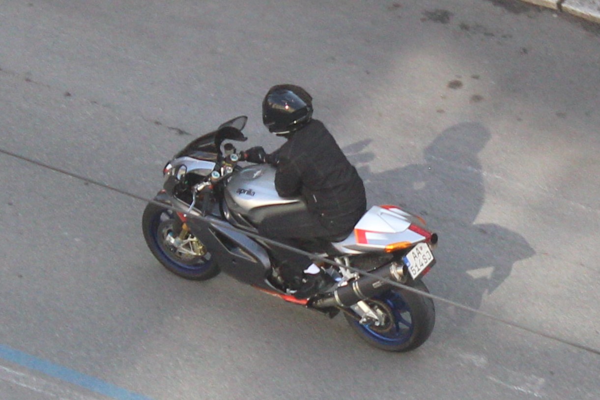 AA 514SJ, Aprilia RSV 2nd gen RSV1000R, 2004–2010