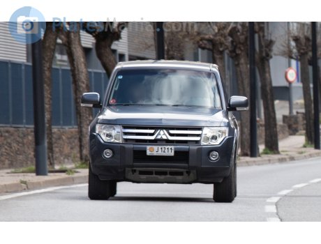 J 1211, Mitsubishi Montero