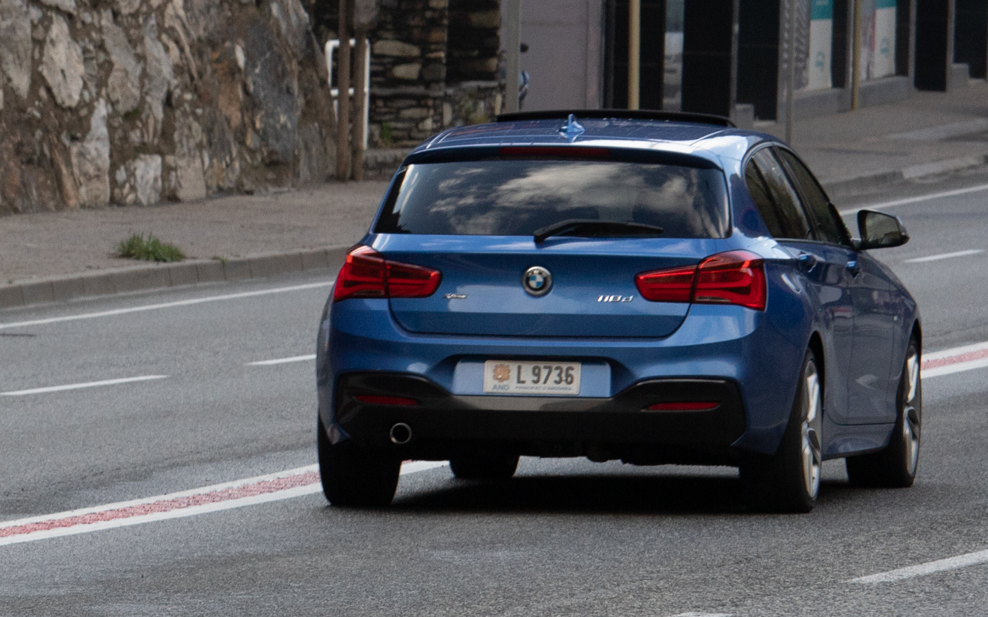 L 9736, BMW 1 Series 2nd gen 5-door Hatch (F20), facelift, 2015–2019