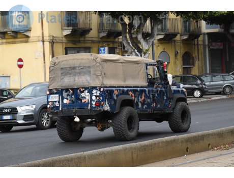 JBQ 687, Land Rover Defender