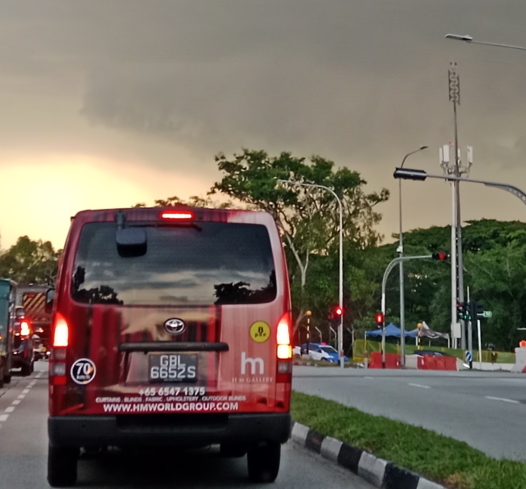 GBL 6652 S, Toyota HiAce 5th gen Van (H200), 2004–