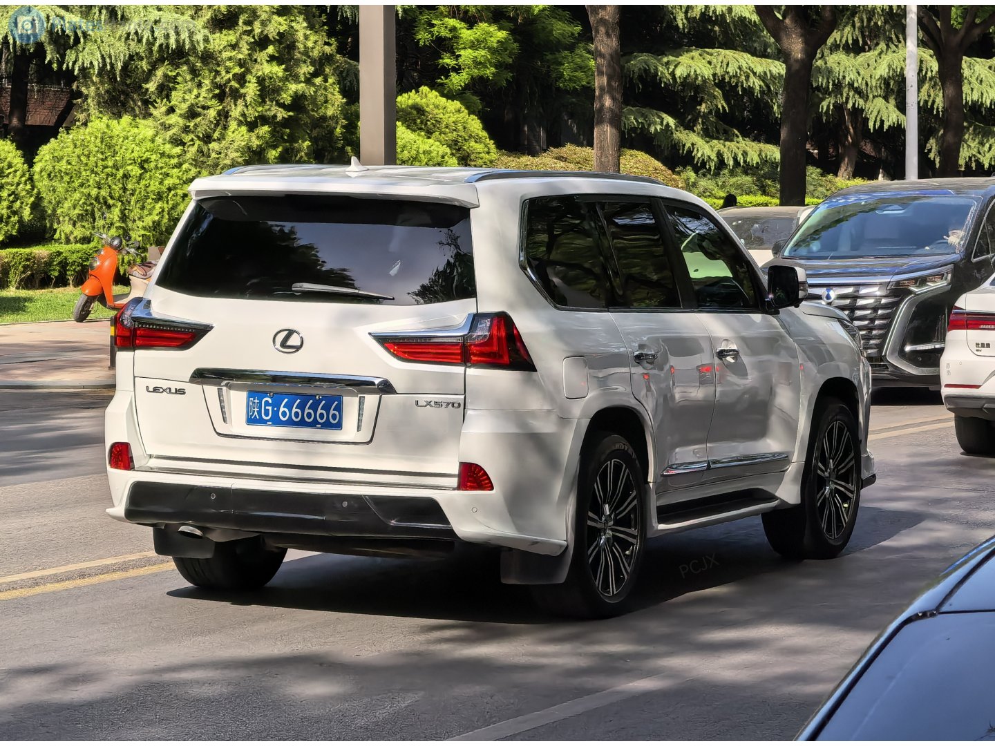 陕G·66666, Lexus LX 3rd gen (J200), 2nd facelift, 2015–2021