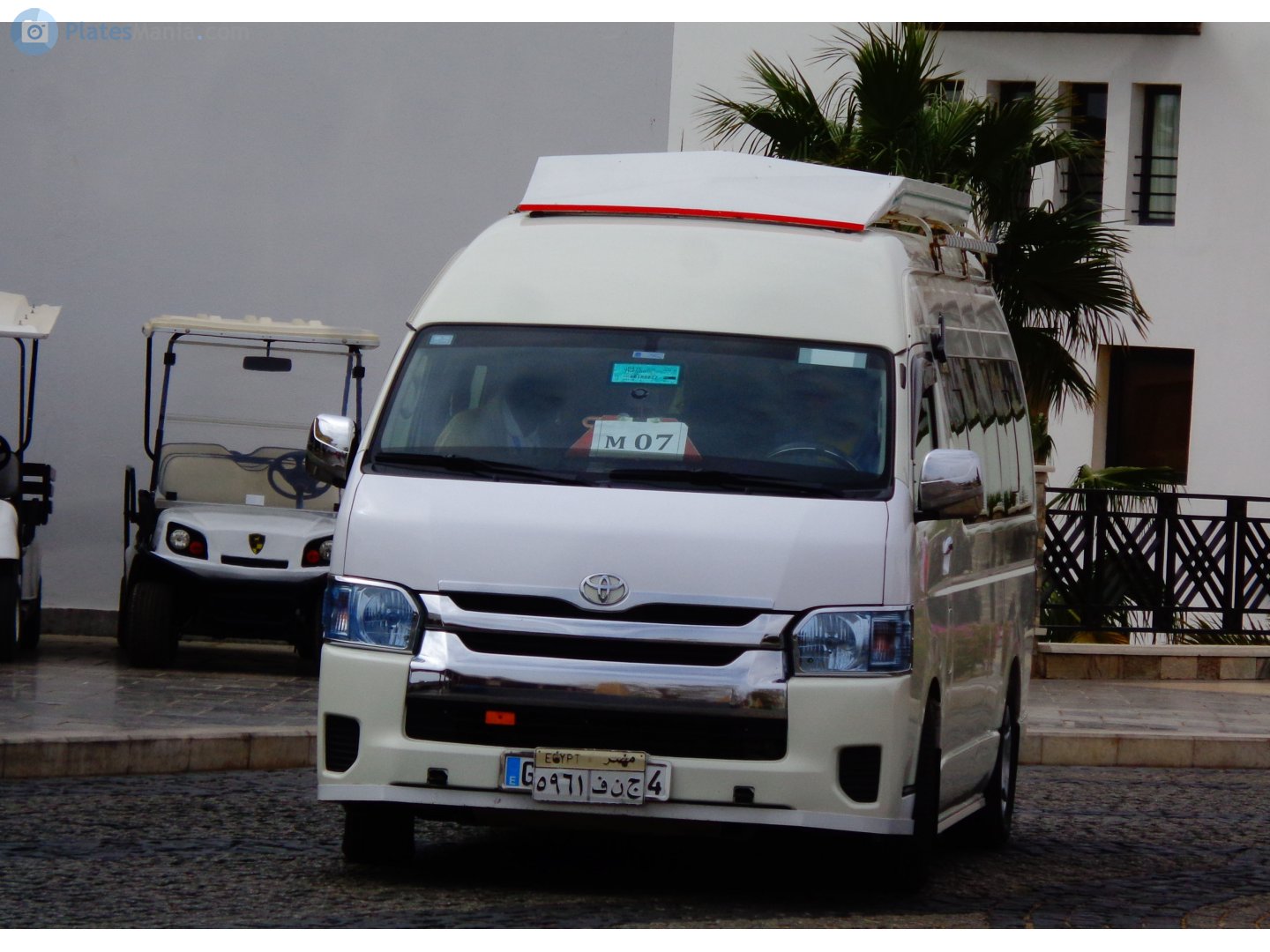 ٥٩٦١ فنج, Toyota HiAce 5th gen Van (H200), 2004–