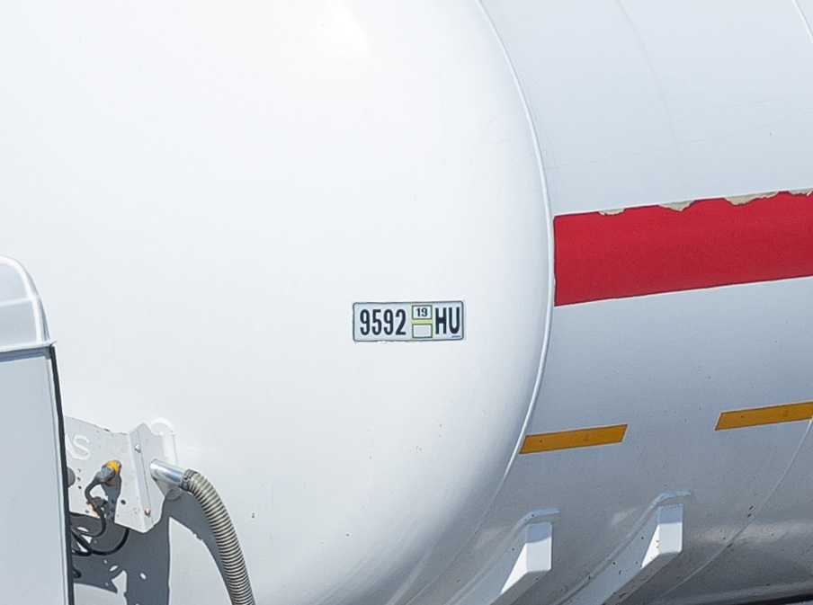 9592 HU, License plate without vehicle 