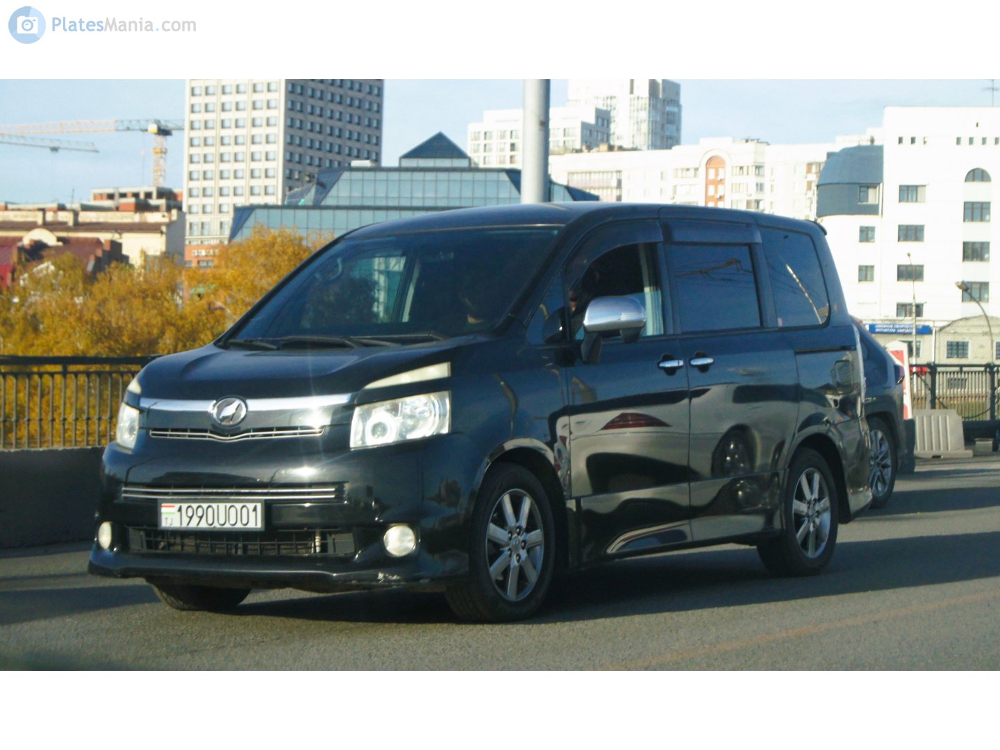 1990UO01, Toyota Voxy 2nd gen (R70), 2007–2014