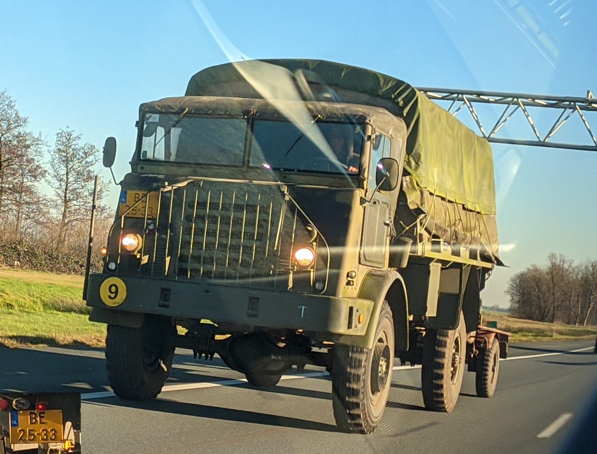 BE-25-33, DAF Y-314/324 