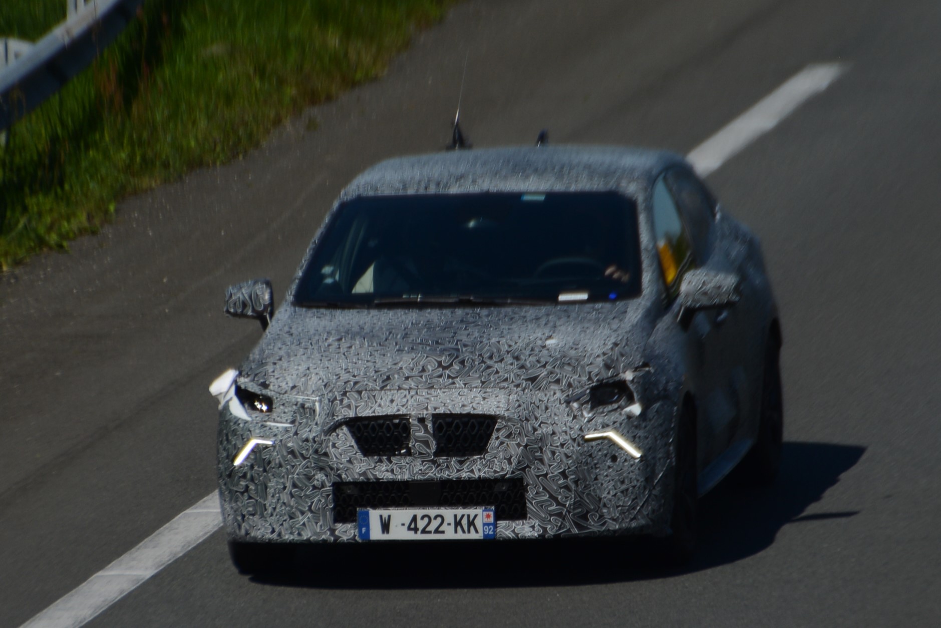 W-422-KK, Renault Clio 6th gen, 2025–