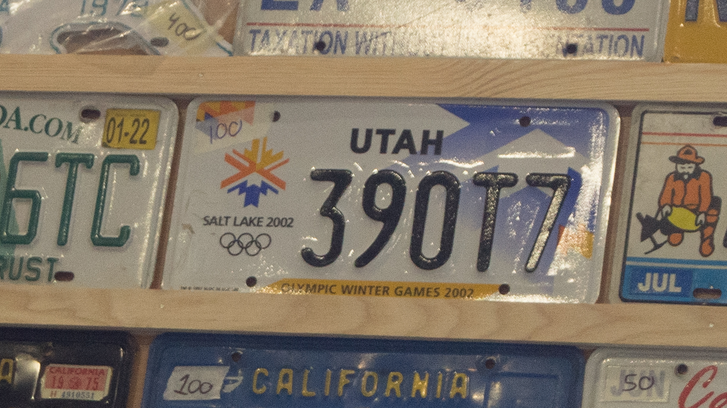 390T7, License plate without vehicle 