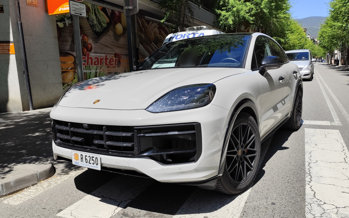 R 6250, Porsche Cayenne 3rd gen Coupé (PO536; 9Y3), facelift, 2023–