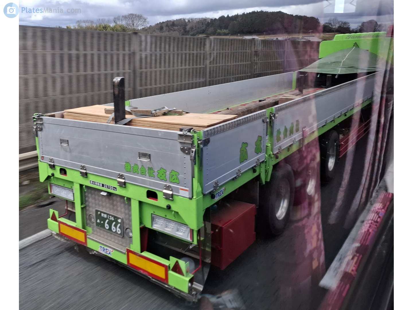 京都 136 あ 666, Trex 