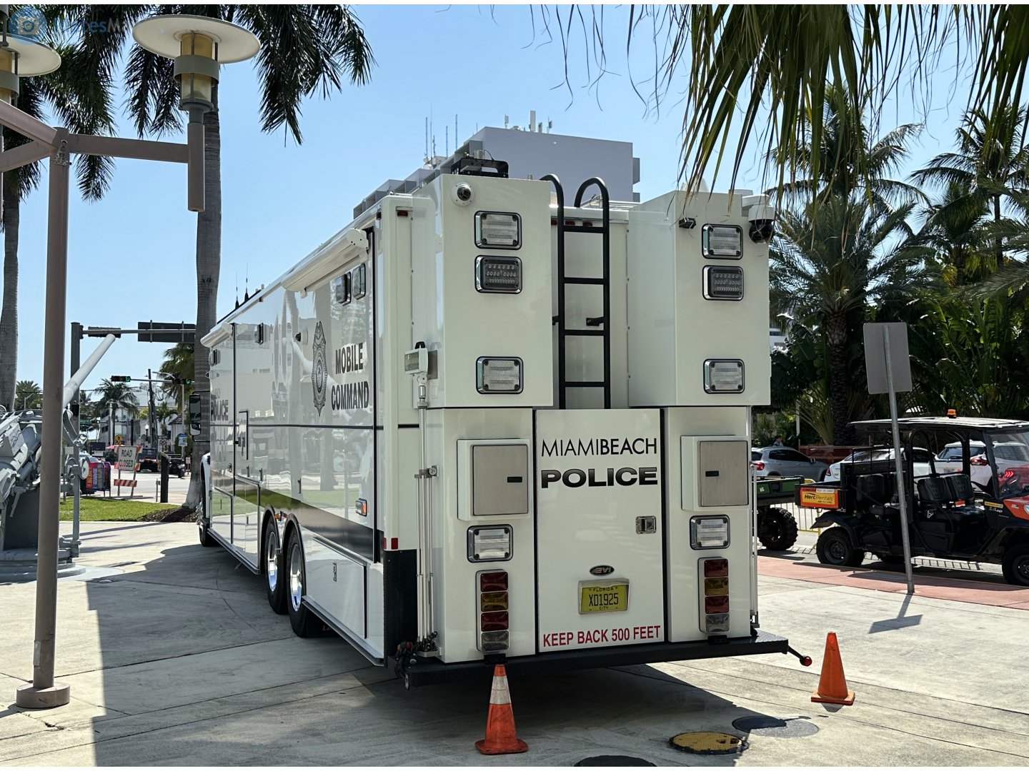 XD1925, Freightliner Business Class 