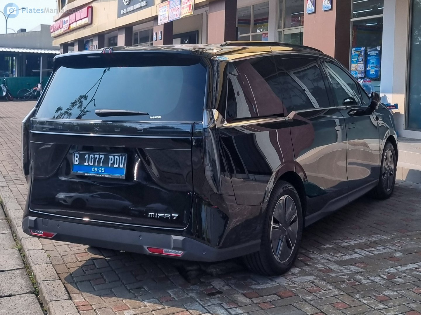 B 1077 PDV, Maxus Mifa 7 