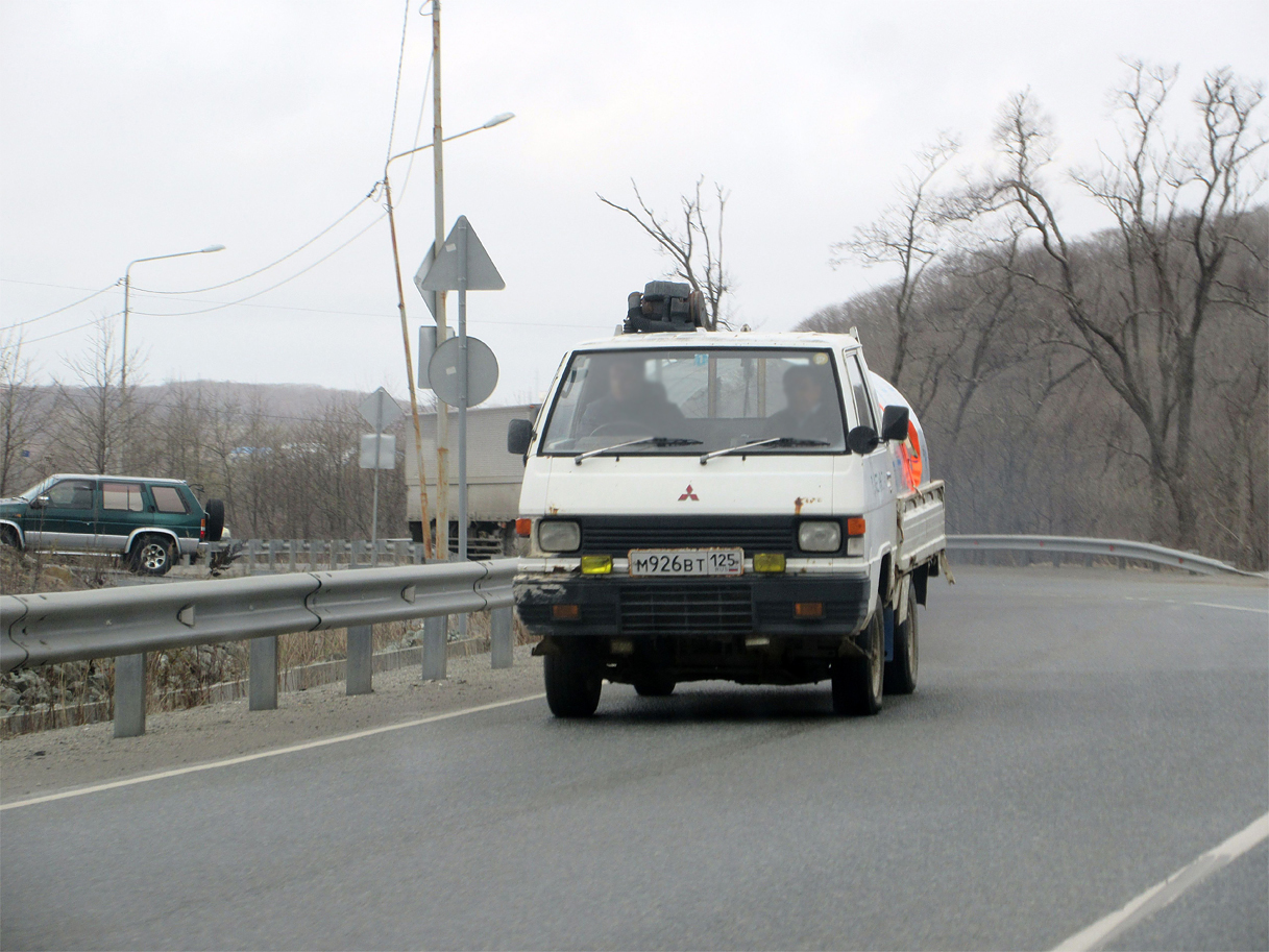 м 926 вт 125, Mitsubishi Delica 3rd gen Truck, 1994–1999