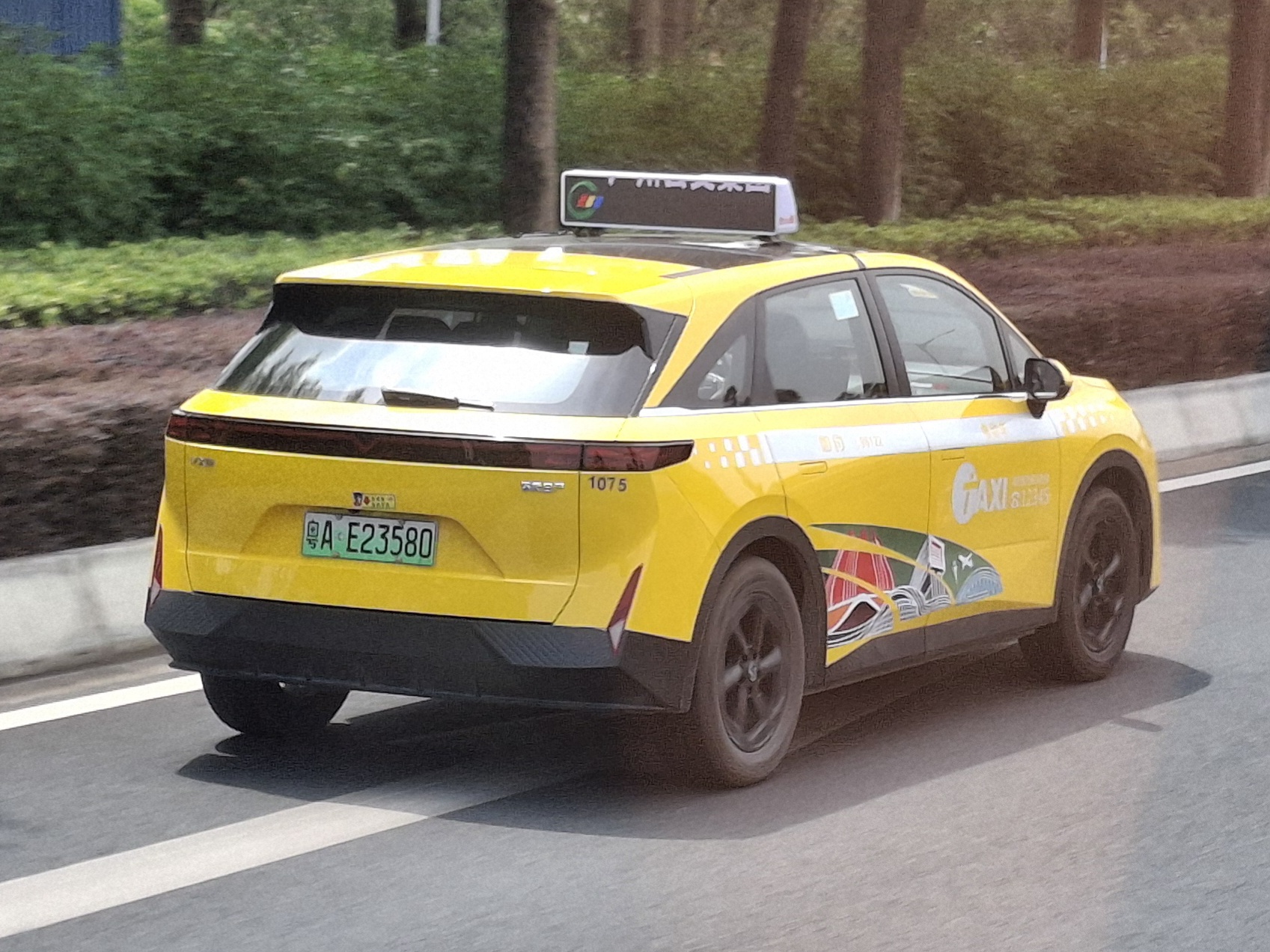 粤A·E23580, Venucia VX6 