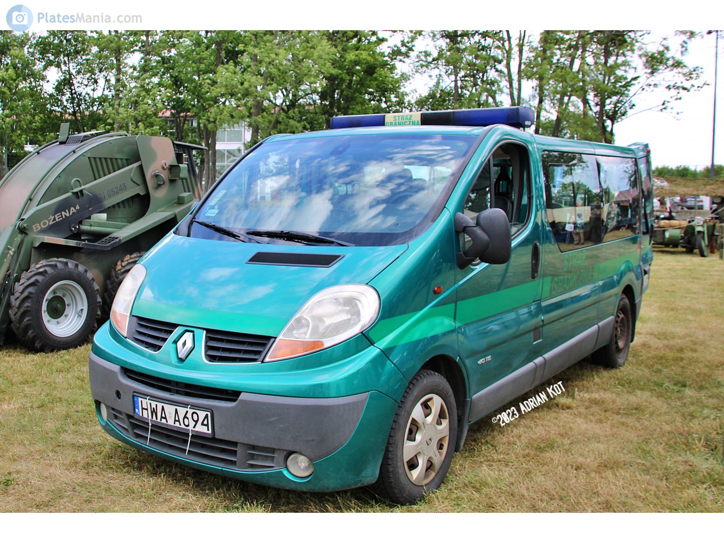 HWA A694, Renault Trafic 2nd gen (X83), 2001–2014