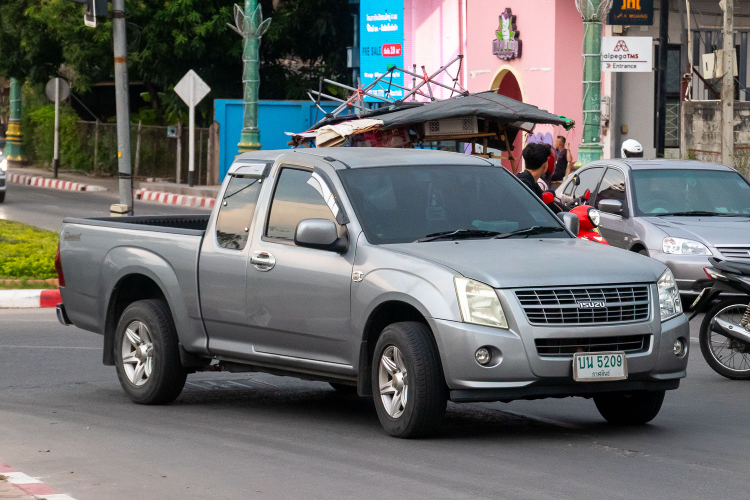 บน 5209, Isuzu D-Max 1st gen (RA/RC), 2002–2012