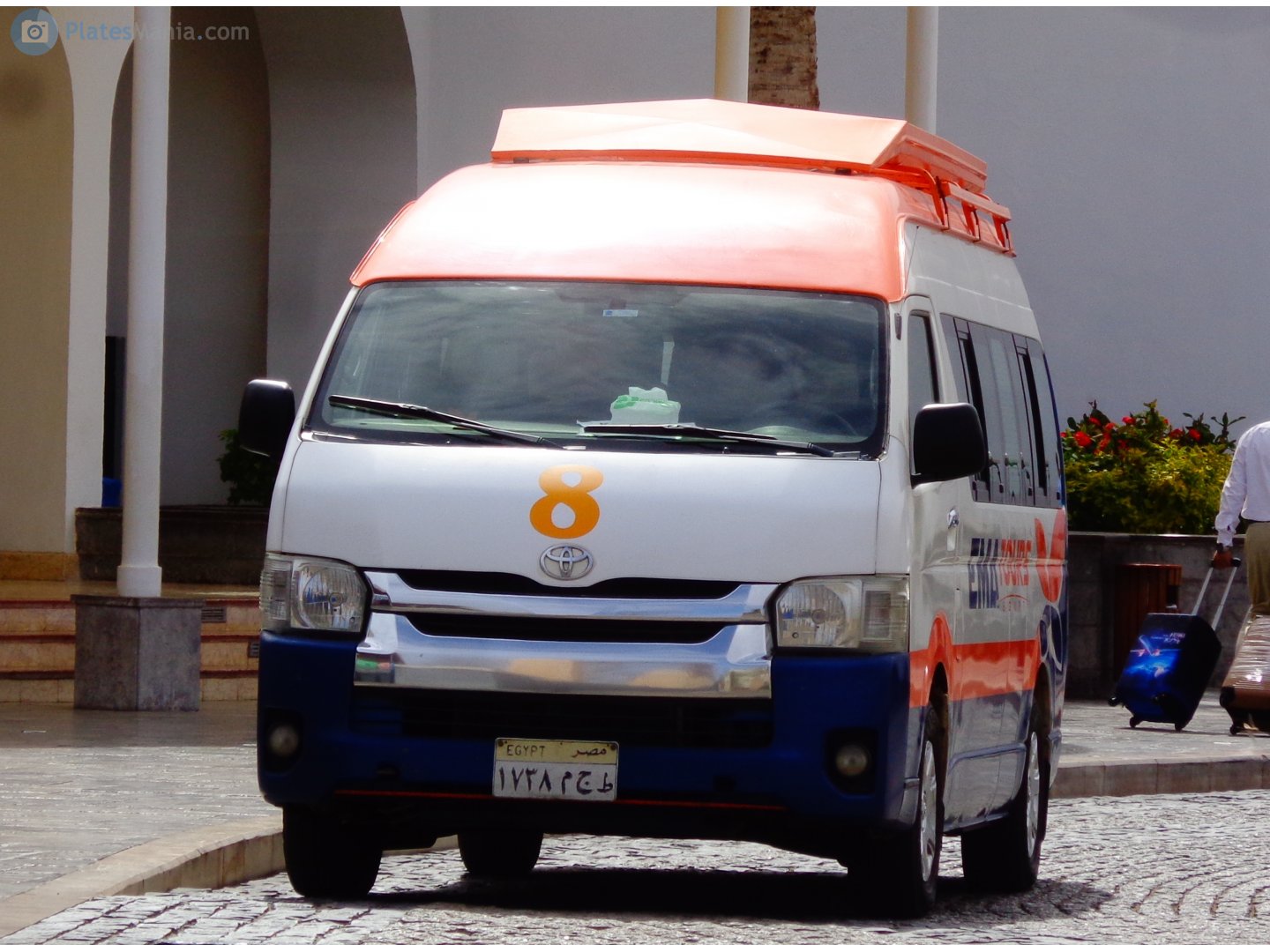 ١٧٣٨ مجط, Toyota HiAce 5th gen Van (H200), 2004–