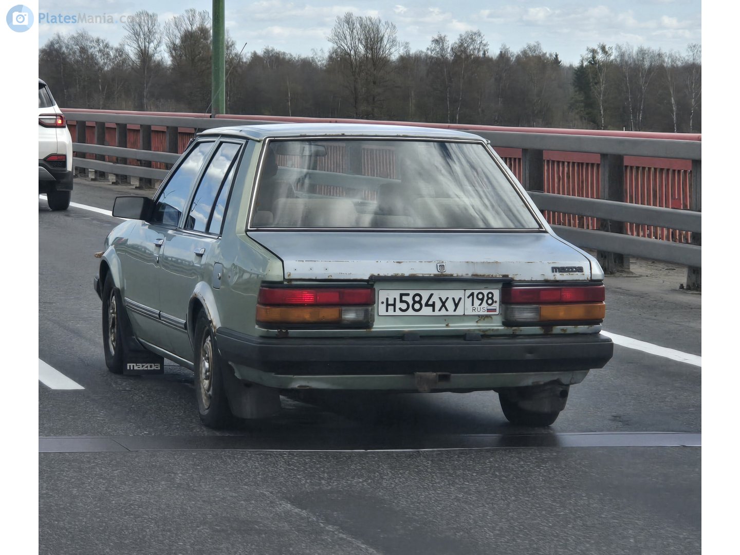 н 584 ху 198, Mazda 323 2nd gen Sedan (BD), 1980–1986