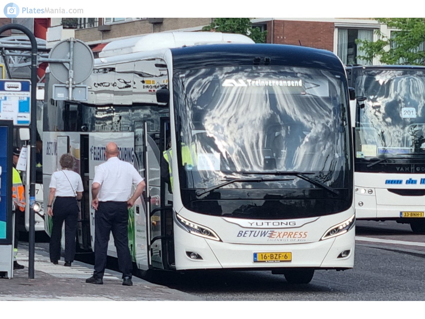 16-BZF-6, Yutong T122 