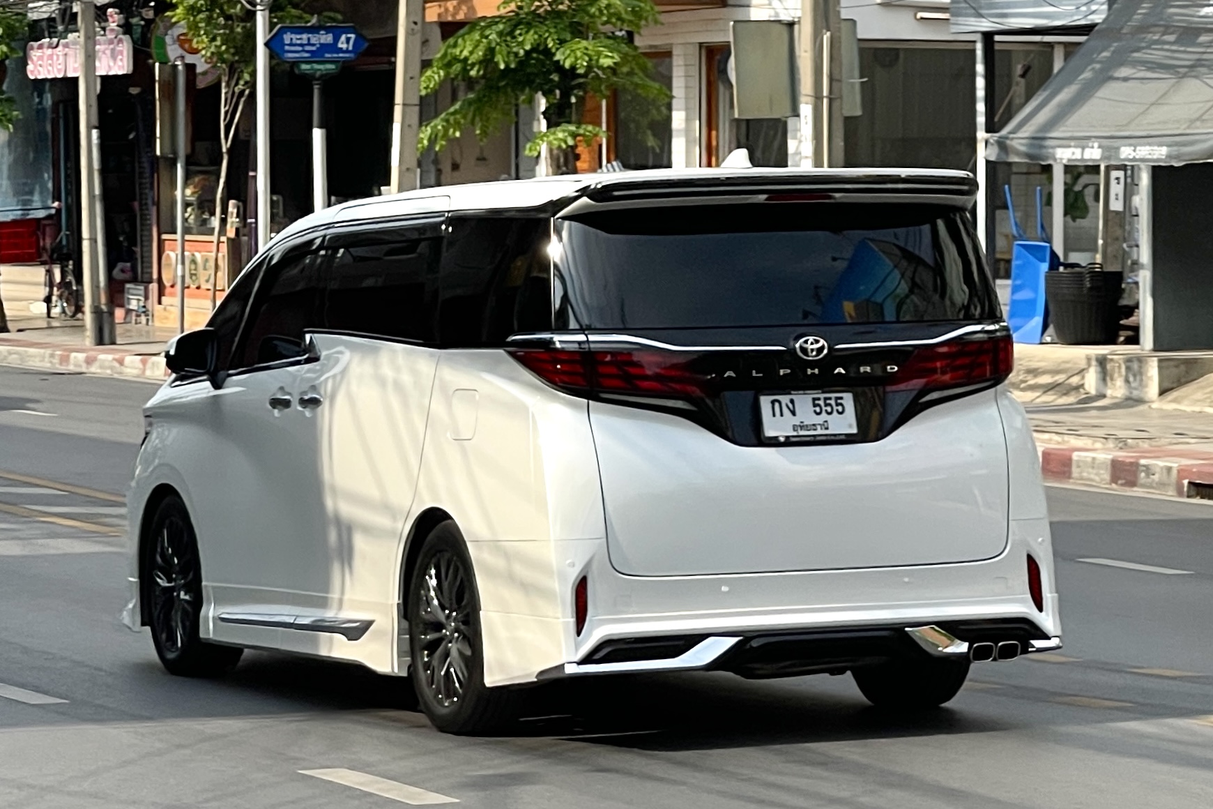 กง 555, Toyota Alphard 4th gen (AH40), 2023–
