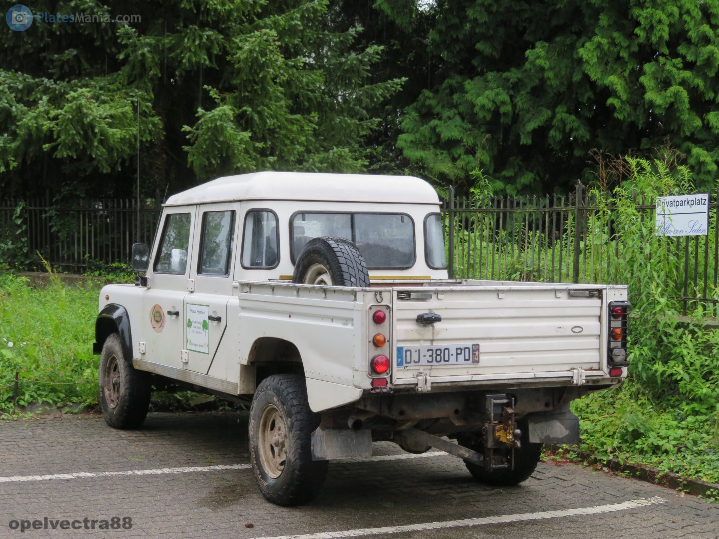 DJ-380-PD, Land Rover Defender 1st gen 110