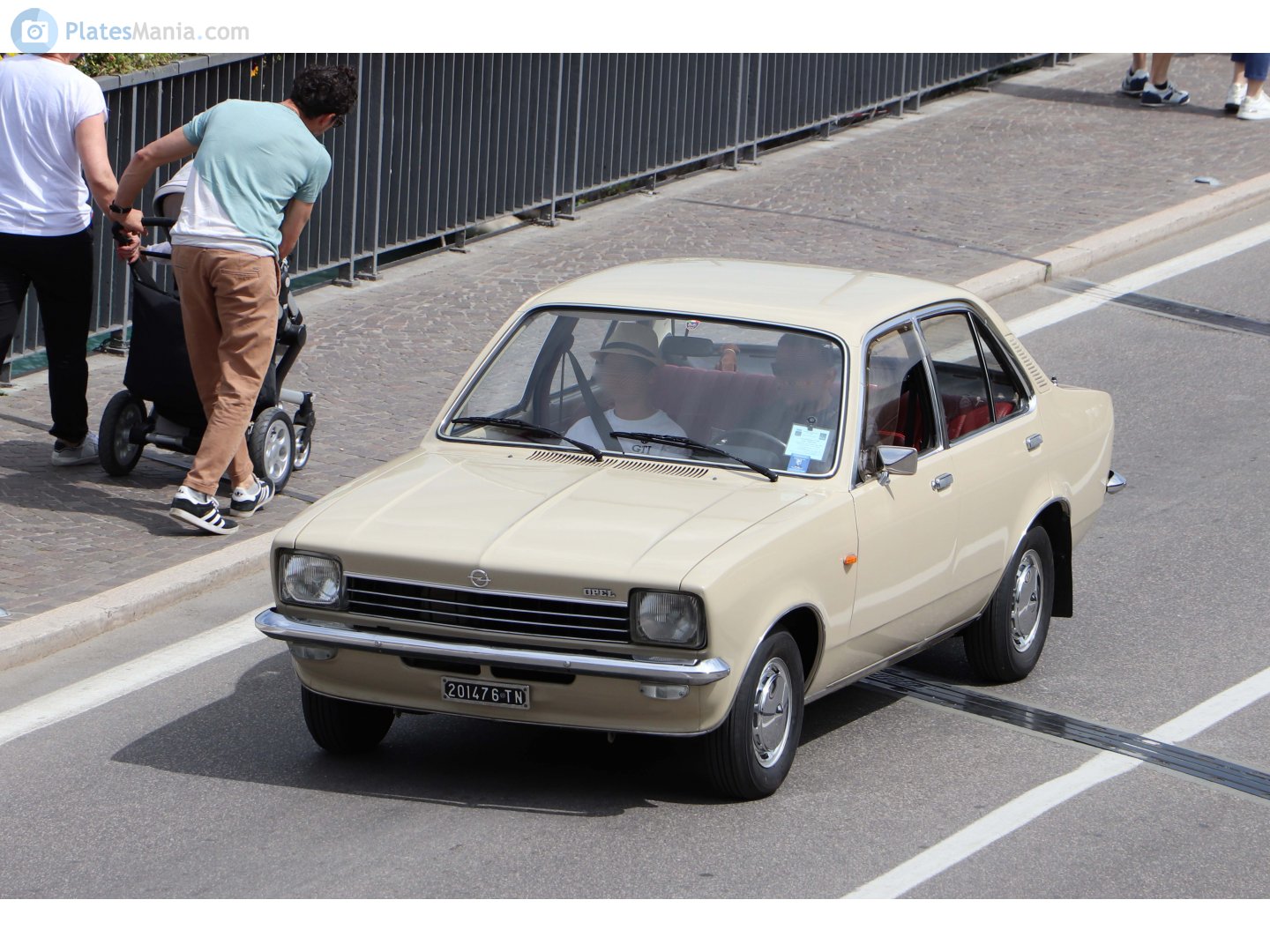 TN 201476, Opel Kadett 3rd gen 4-door Sedan (C), 1973–1979