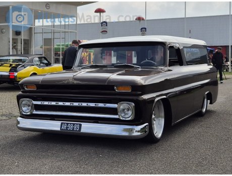 AR-98-89, Chevrolet Suburban