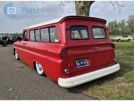 DL-92-82, GMC Suburban