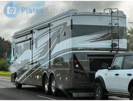 7PJD07, Tiffin Phaeton