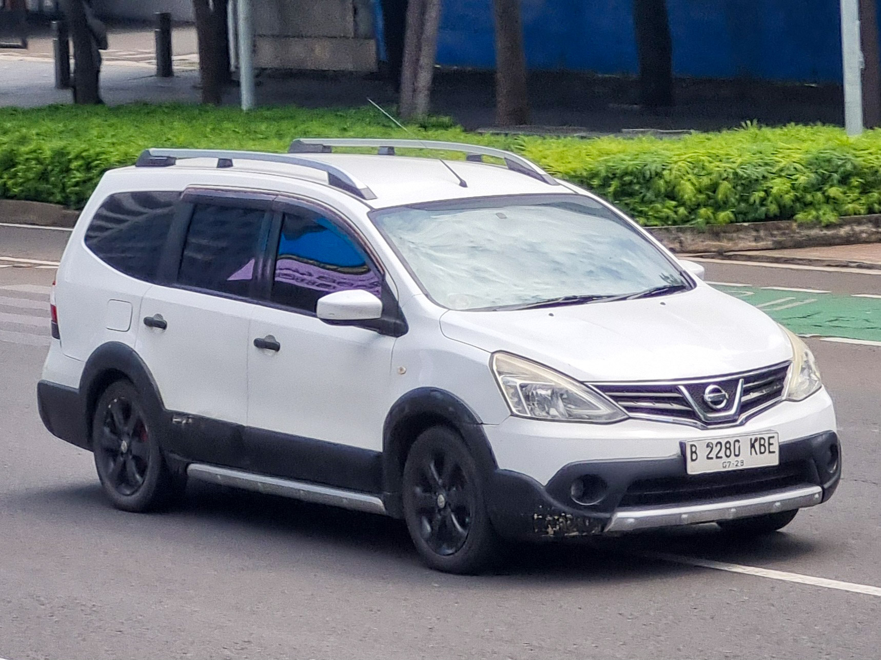 B 2280 KBE, Nissan Livina 1st gen Grand Livina (Geniss) X-Gear (C-Gear) (L11), facelift, 2013–2020