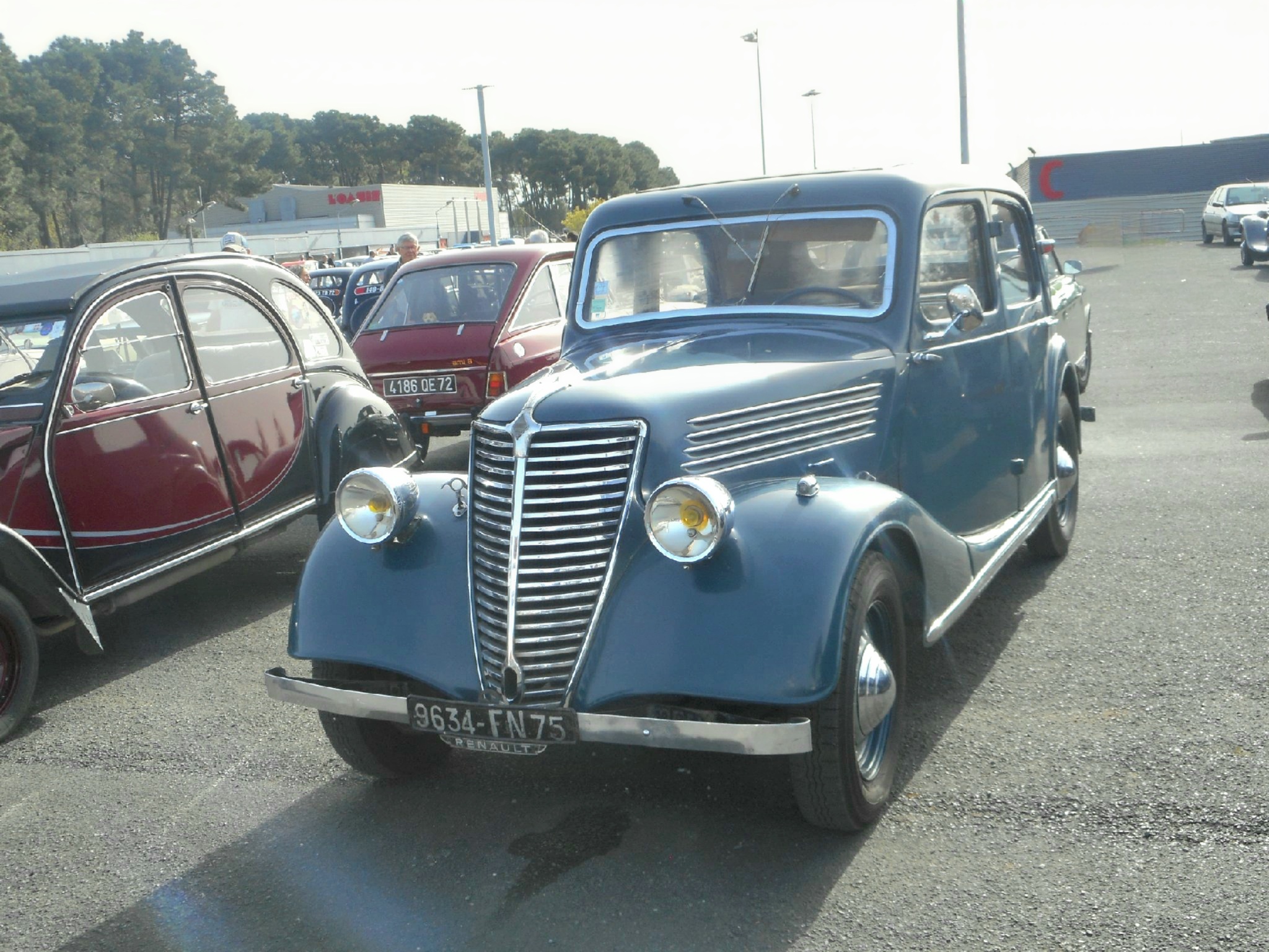 9634 FN 75, Renault Vivaquatre 