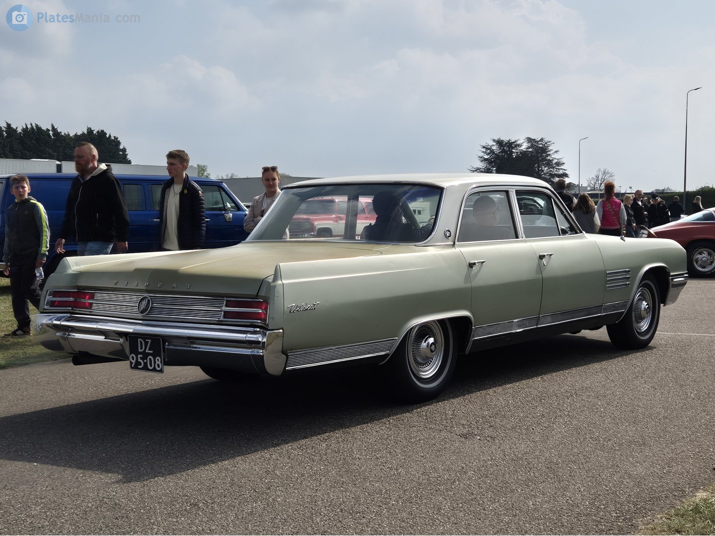 DZ-95-08, Buick Wildcat 1st gen 1964 4-door Sedan (4669; B-body), facelift, 1963–1964