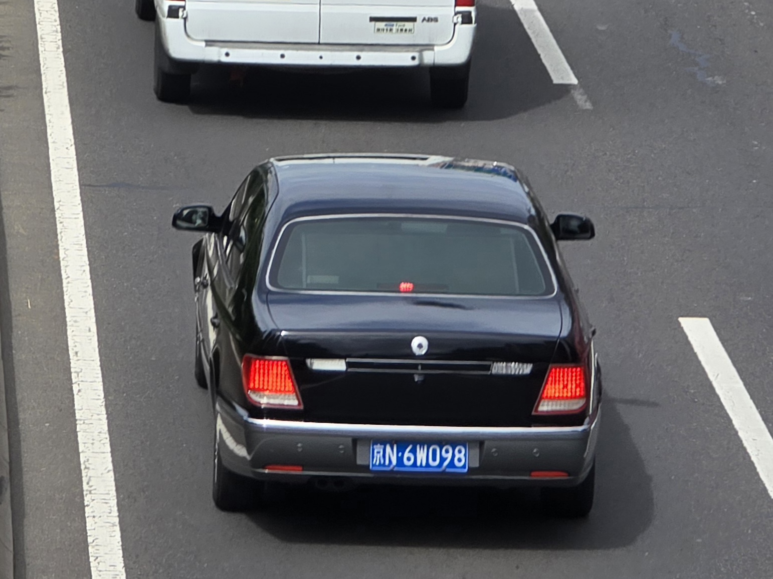 京N·6W098, SsangYong (KGM) Chairman 1st gen Limousine (W100), 1st facelift, 2003–2011